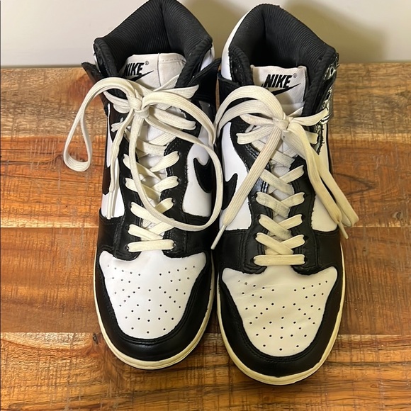 Nike Vintage Look Black and White Dunks, Womens 7 - Picture 2 of 9